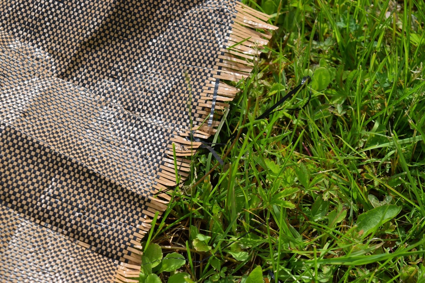 DuPont Plantex® nonfraying feature DuPont UK